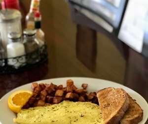 classic omelette with toast